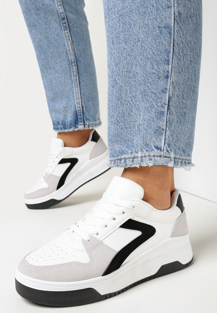 Białe Sznurowane Sneakersy na Grubej Podeszwie z Ozdobnymi Przeszyciami Alseana