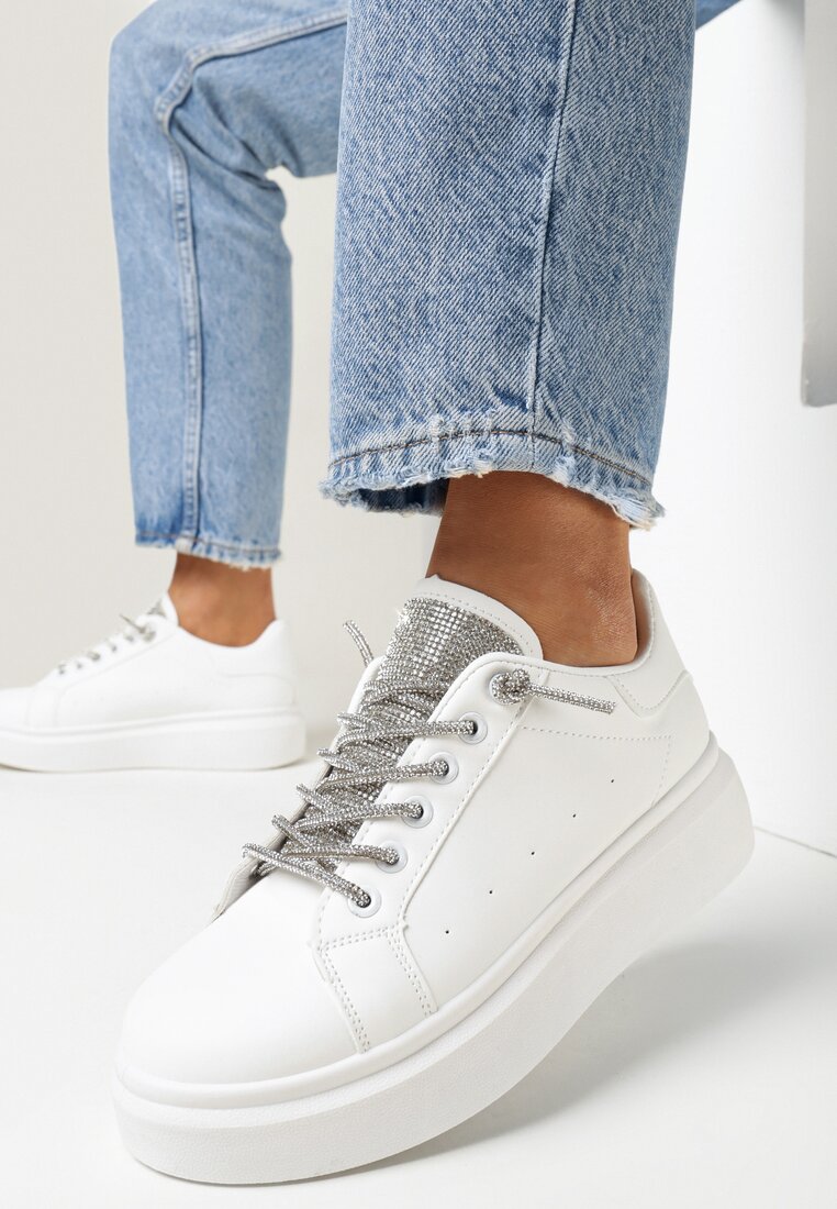 Białe Sznurowane Sneakersy na Grubej Podeszwie Ozdobione Cyrkoniami Samma