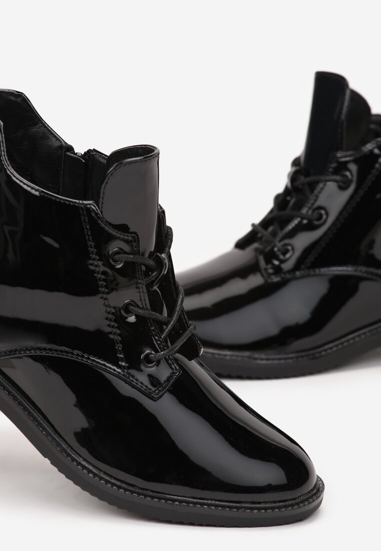 Czarne Botki na Płaskim Obcasie Sznurowane z Ozdobnymi Przeszyciami Melens