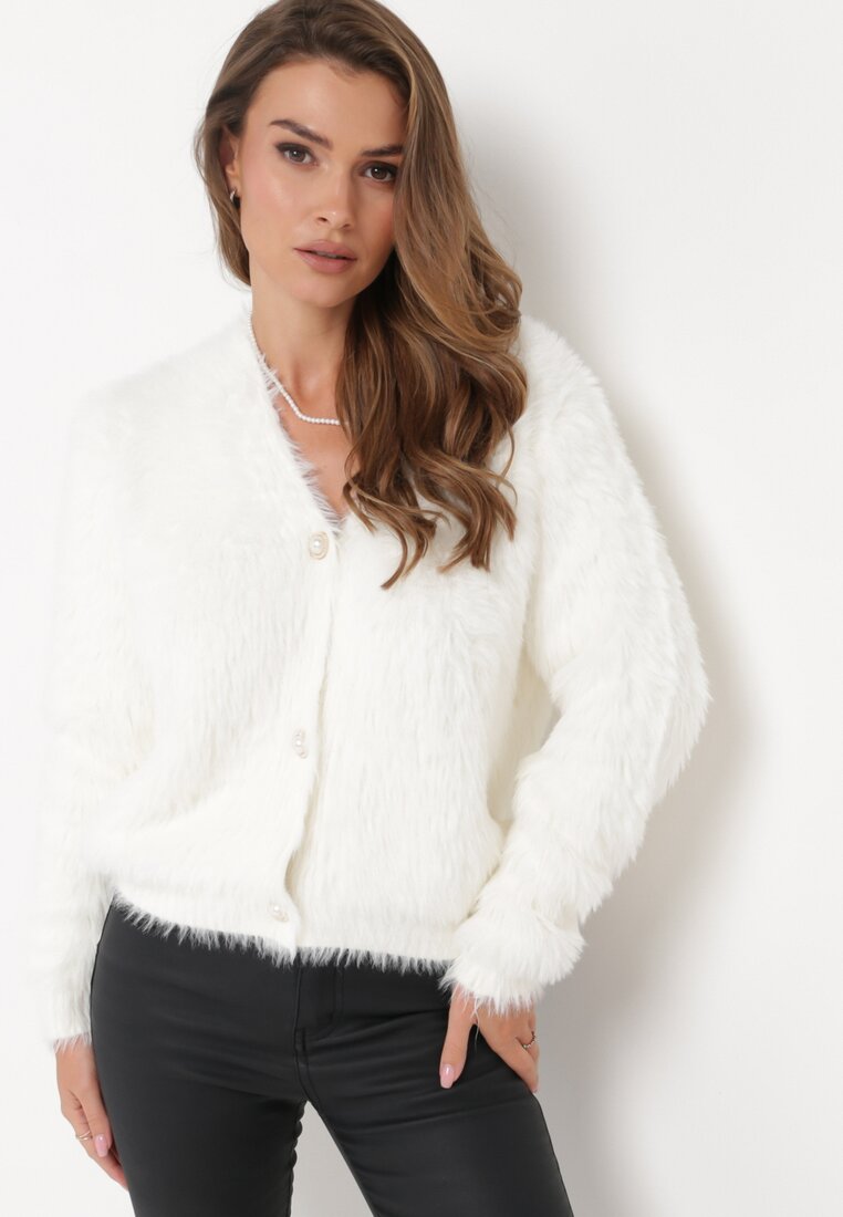 Biały Puchaty Kardigan Zapinany na Guziki ze Ściągaczami Erytta