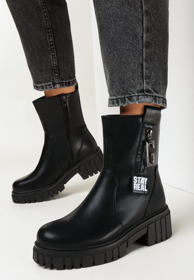 Czarne Botki na Płaskiej Grubej Podeszwie z Wycięciami i Ozdobnym Suwakiem Nevond