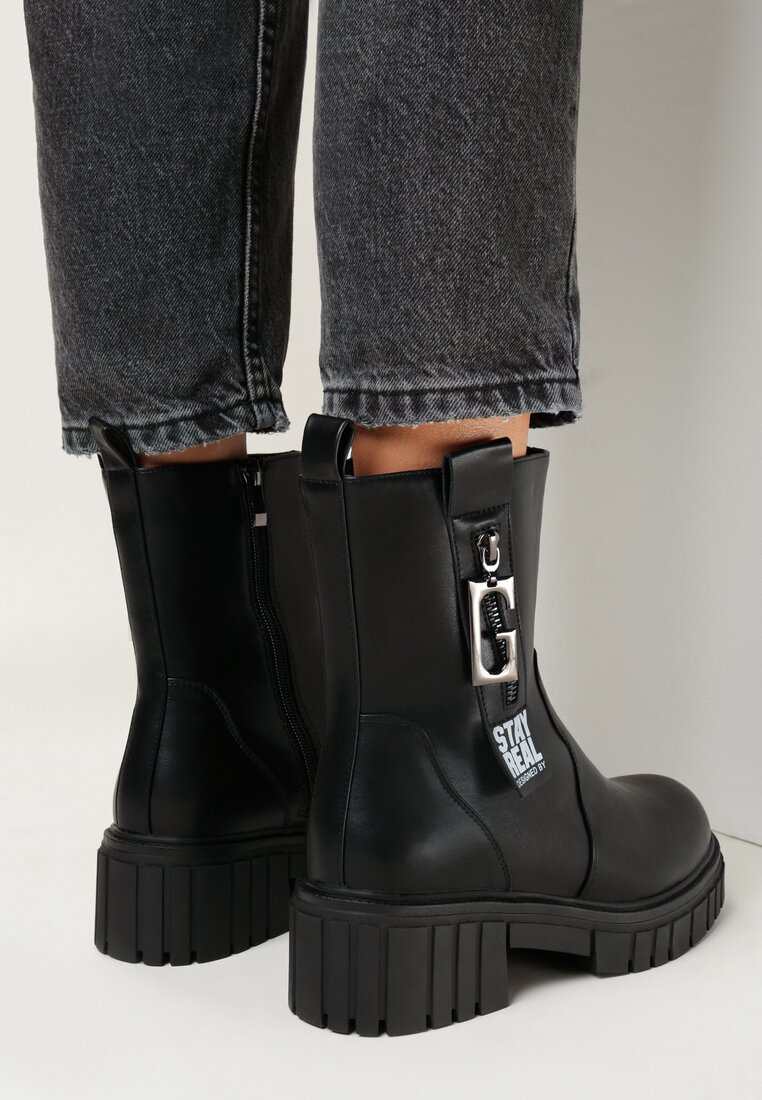 Czarne Botki na Płaskiej Grubej Podeszwie z Wycięciami i Ozdobnym Suwakiem Nevond