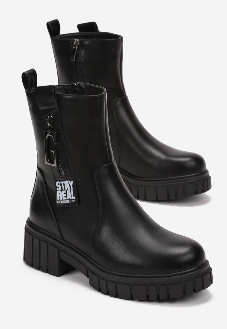 Czarne Botki na Płaskiej Grubej Podeszwie z Wycięciami i Ozdobnym Suwakiem Nevond