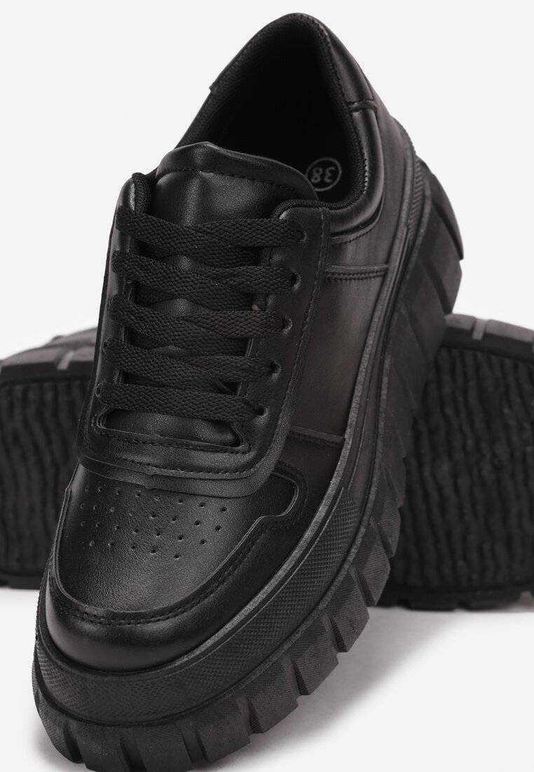 Czarne Sznurowane Sneakersy na Grubej Platformie z Wycięciami Aeratika