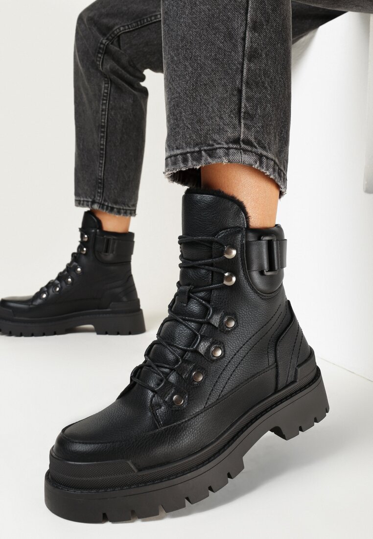 Czarne Traperki na Grubej Podeszwie z Wiązaniem Helara