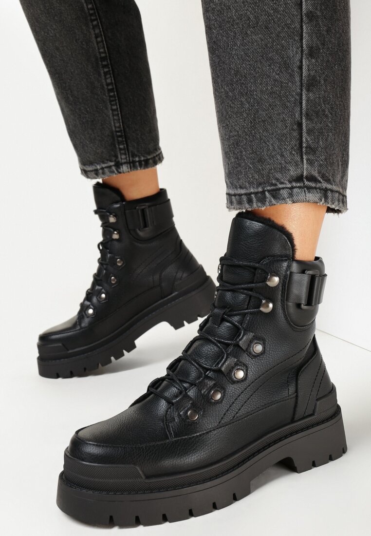 Czarne Traperki na Grubej Podeszwie z Wiązaniem Helara