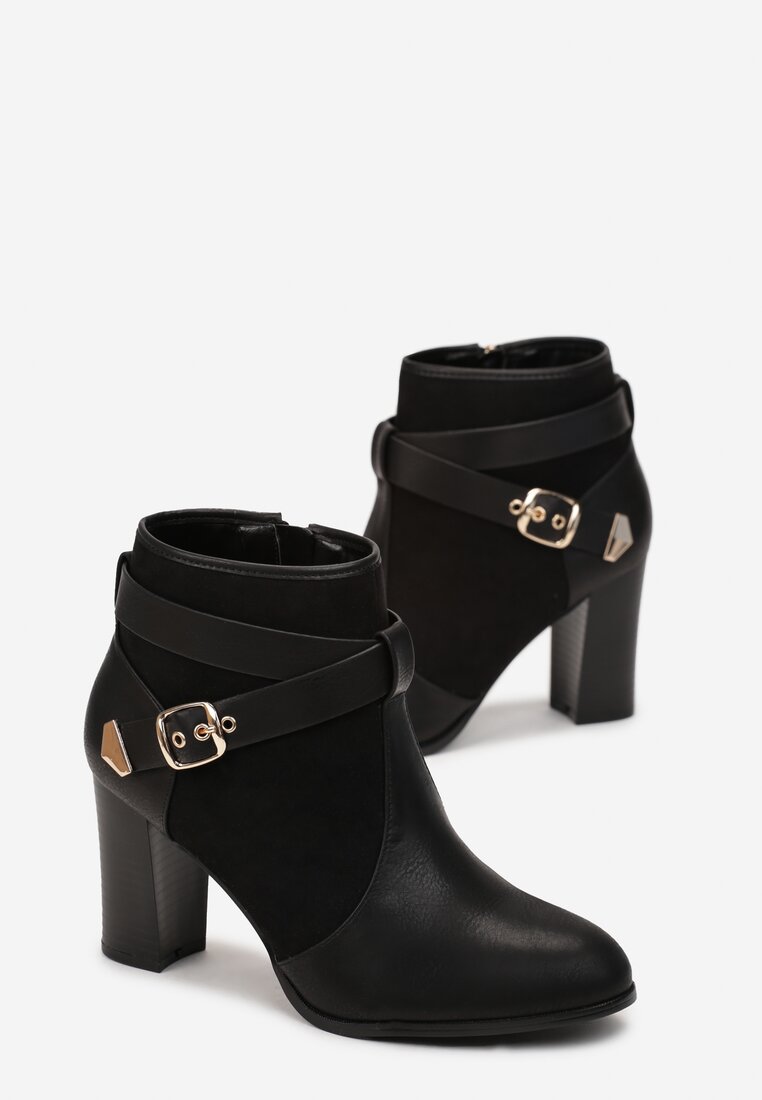 Czarne Botki na Słupku Ozdobione Paskiem i Klamerką Winare