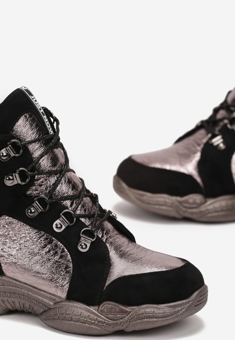 Czarne Botki na Grubej Podeszwie z Metalicznymi Wstawkami Rikole