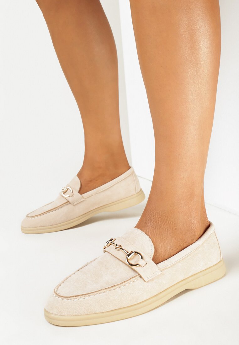 Beżowe Mokasyny z Metalową Ozdobą i Wkładką ze Skóry Naturalnej Vettese