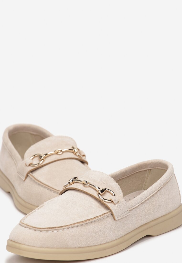 Beżowe Mokasyny z Metalową Ozdobą i Wkładką ze Skóry Naturalnej Vettese