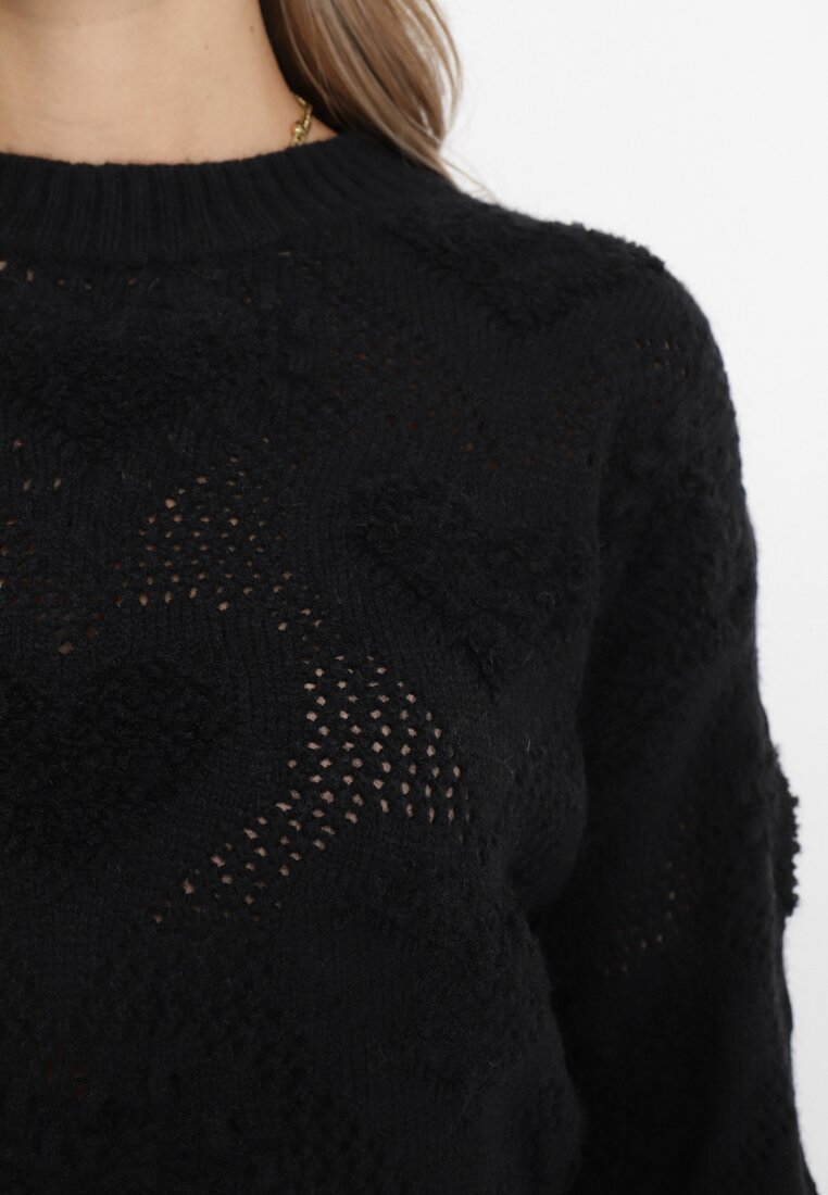 Czarny Sweter w Serca o Klasycznym Fasonie ze Ściągaczami Biriet