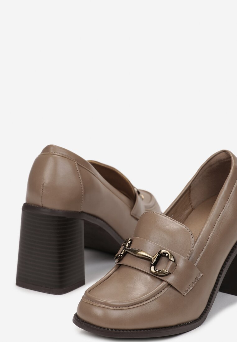 Ciemnobeżowe Mokasyny na Słupku z Klamerką Envoil