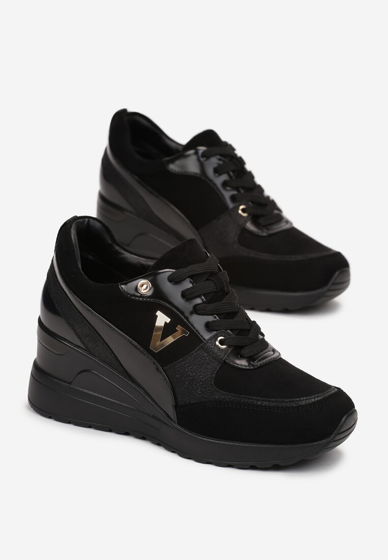 Czarne Sznurowane Sneakersy na Koturnie z Metalicznymi Wstawkami Pionamera