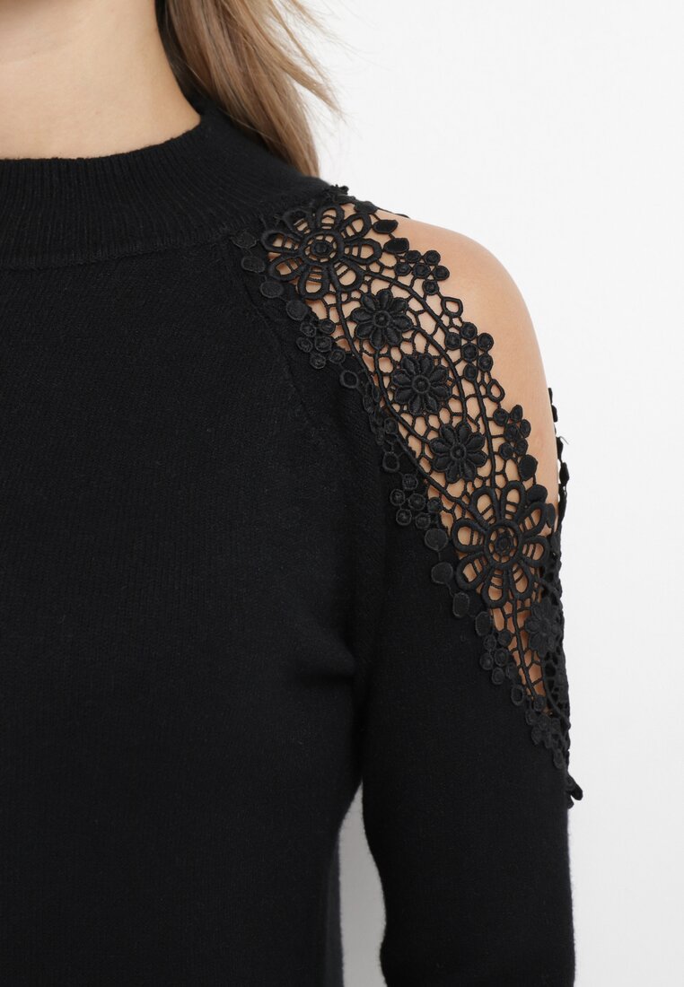Czarny Sweter z Kaszmirem i Angorą Ozdobiony Koronką na Ramionach Leomina