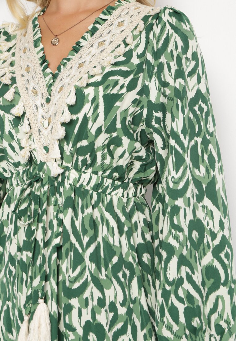 Zielona Sukienka Maxi z Gumką w Pasie i Falbankami oraz Ażurową Tasiemką Juliene