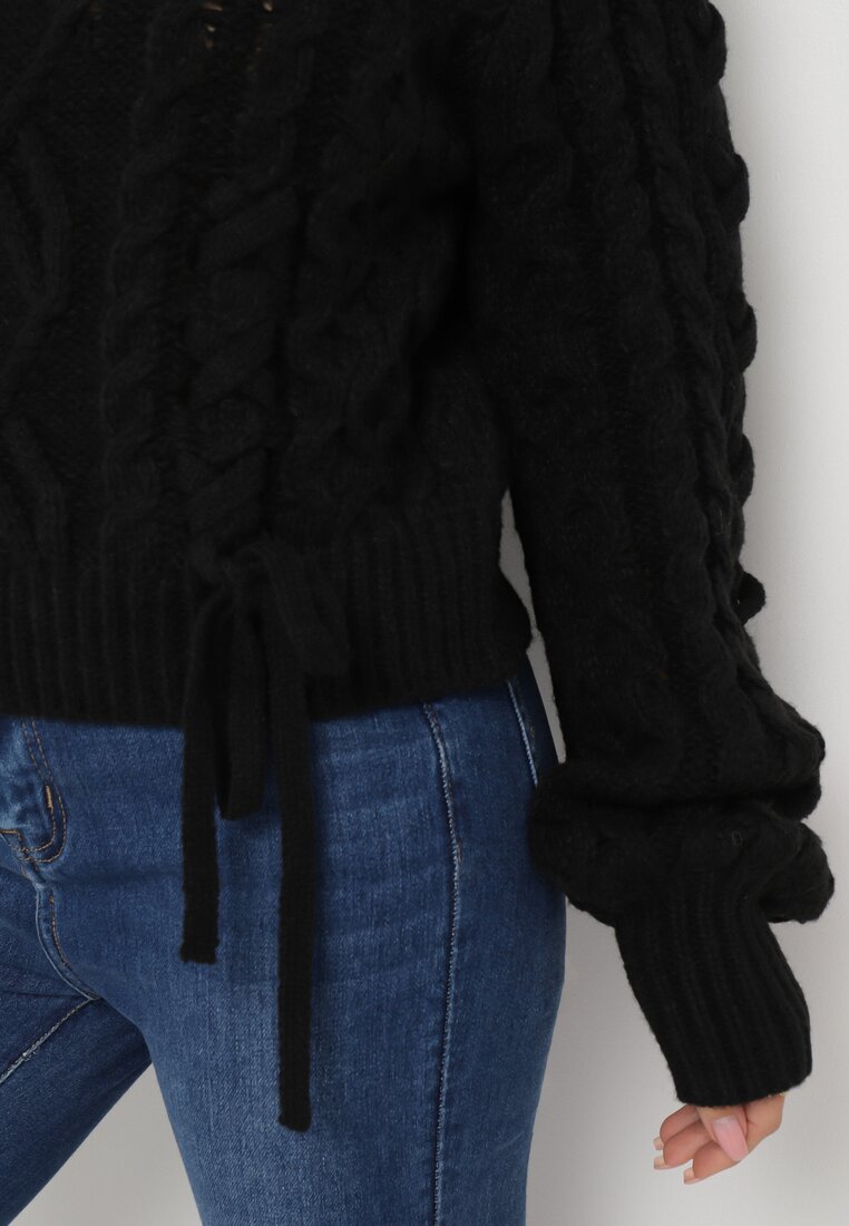 Czarny Klasyczny Sweter ze Ściągaczami i Ozdobnym Sznurowaniem Nabira