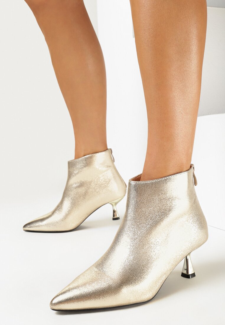 Botine Aurii