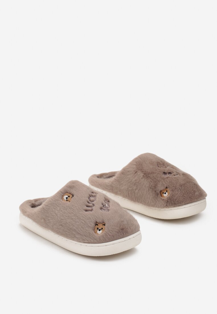 Bézs Papucs