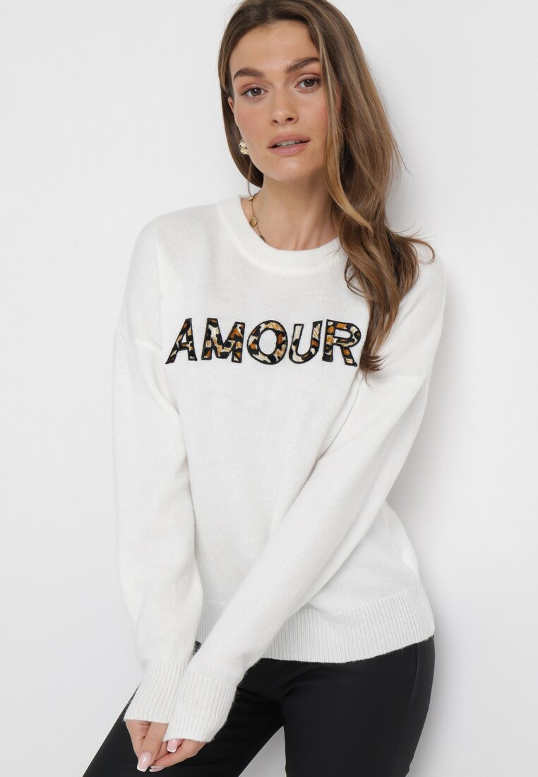 Biały Sweter z Napisem Amour i Okrągłym Dekoltem Satrise