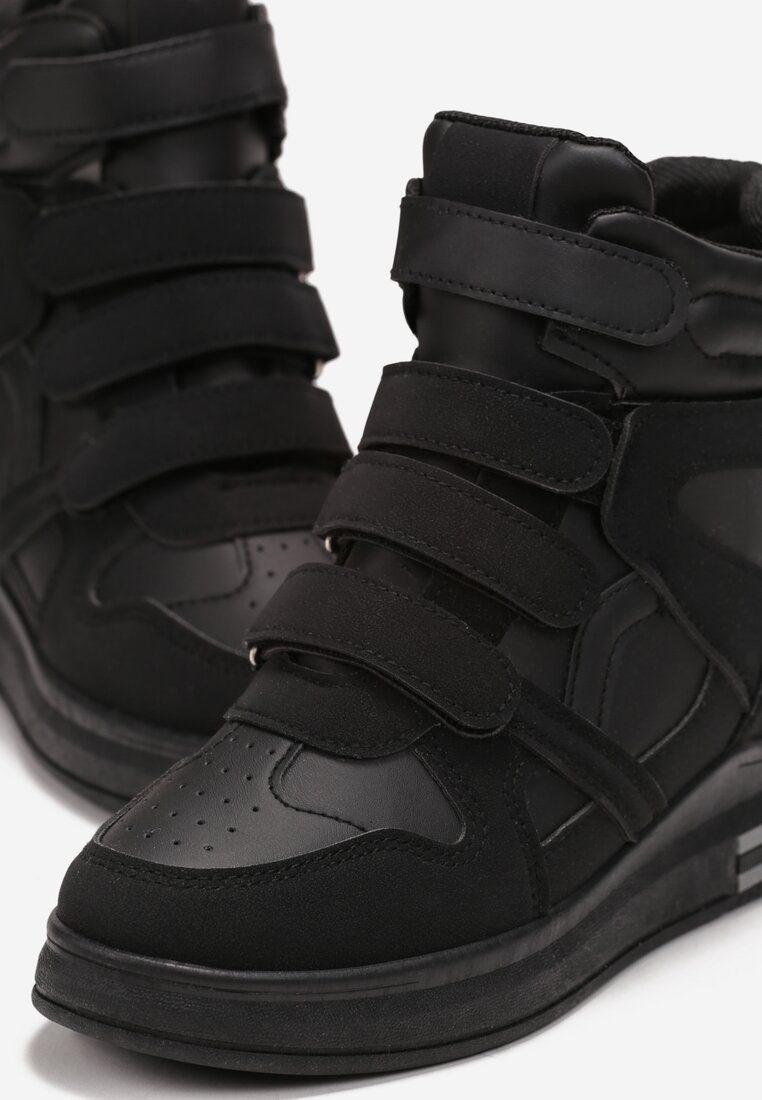 Czarne Sneakersy na Ukrytym Koturnie z Zapięciem na Rzepy Amria