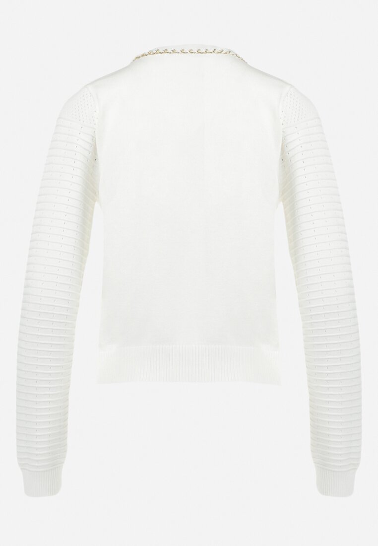 Biały Sweter w Stylu Retro z Ozdobnym Łańcuszkiem Elioraca