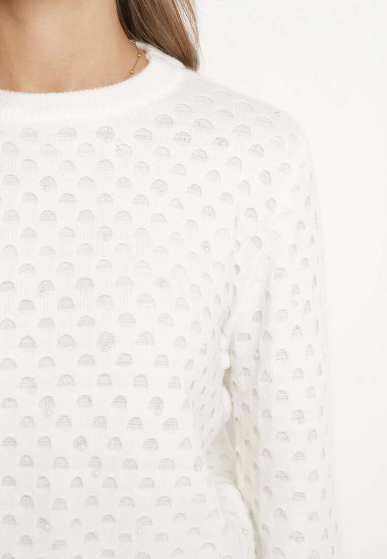 Biały Sweter z Tłoczeniem i Drobnymi Perełkami Miselloa