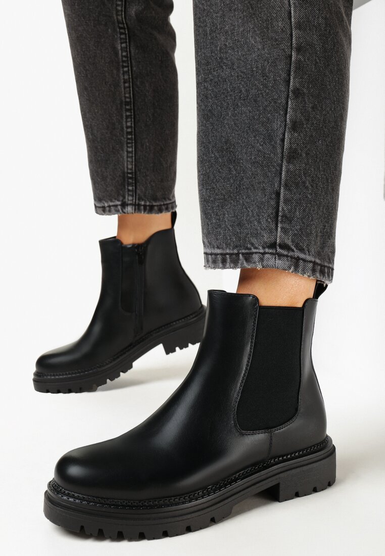 Czarne Botki o Fasonie Sztybletów na Podeszwie z Protektorem Frankiti