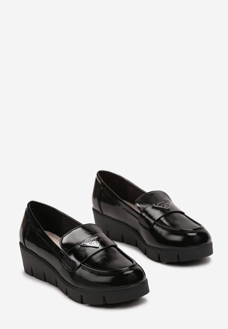 Czarne Lakierowane Mokasyny na Koturnie ze Skórzaną Wkładką Nokke