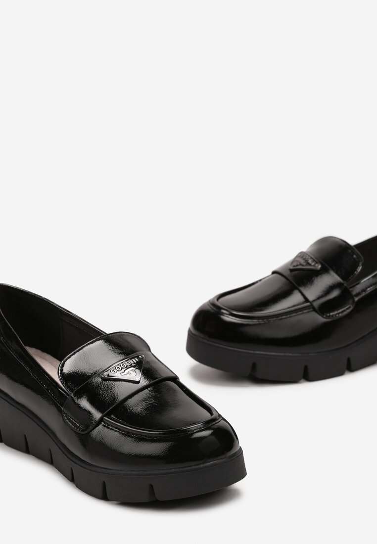 Czarne Lakierowane Mokasyny na Koturnie ze Skórzaną Wkładką Nokke