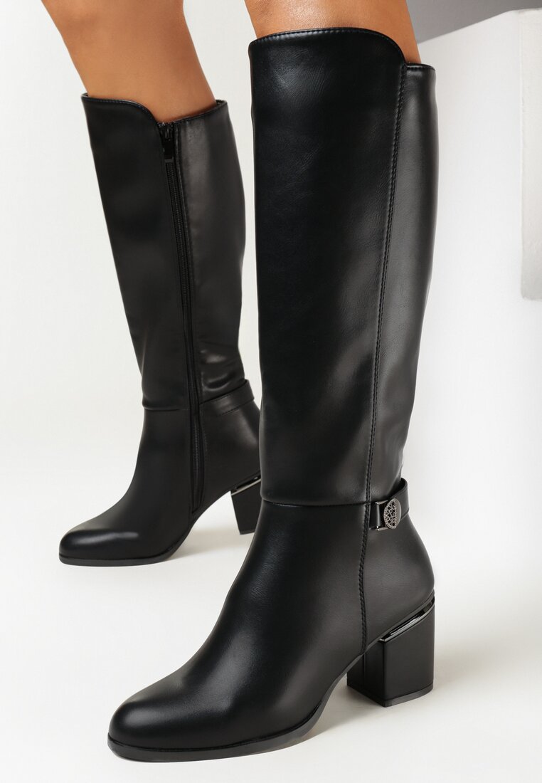 Czarne Kozaki na Słupku przed Kolano Rogera