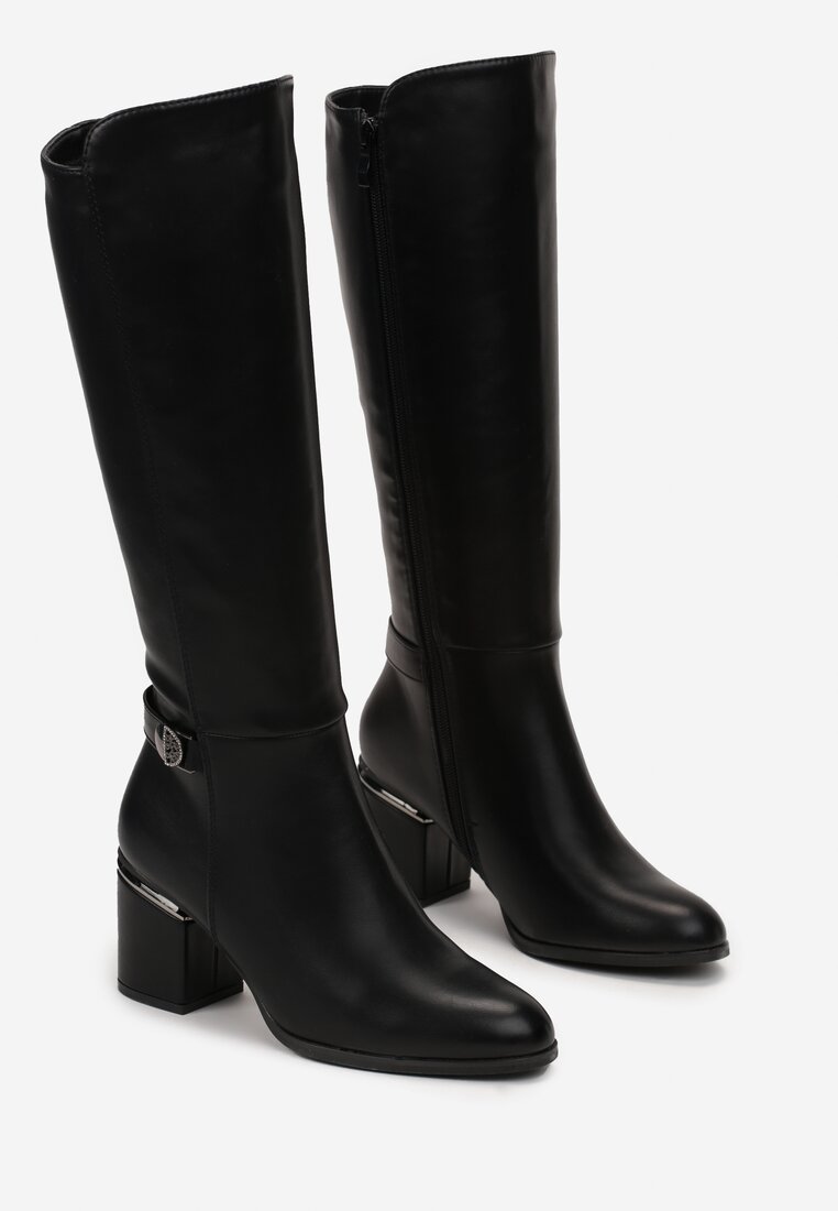 Czarne Kozaki na Słupku przed Kolano Rogera