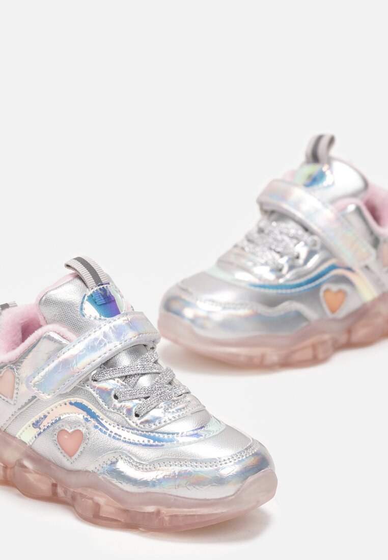 Srebrne Buty Sportowe z Serduszkami na Przeźroczystej Podeszwie z Metalicznym Błyskiem Sosephi