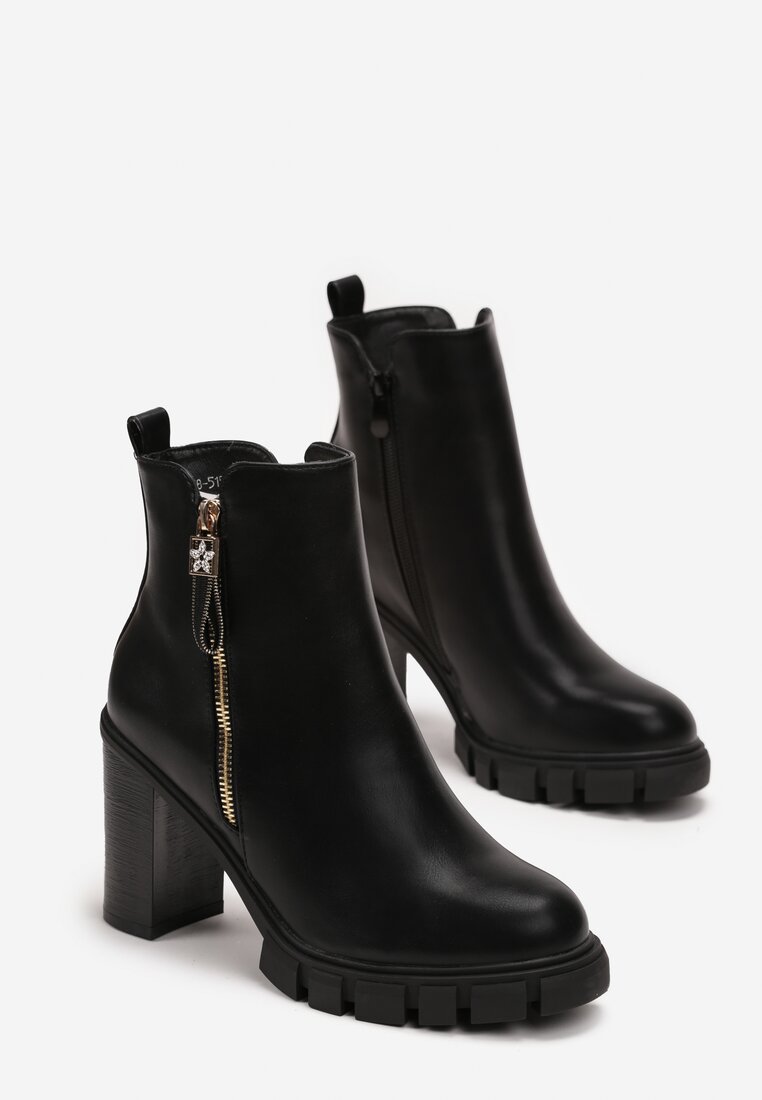 Czarne Botki na Słupku z Zawieszką Bonnemes