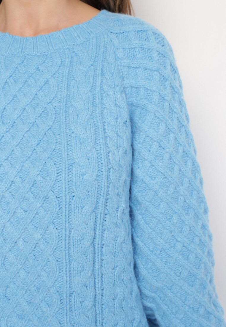 Niebieski Sweter o Wydłużonym Fasonie z Modnym Splotem Ahexa