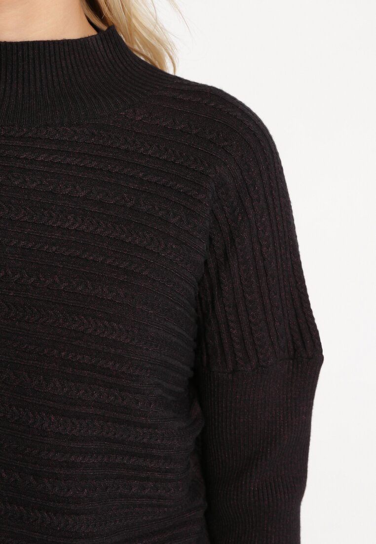 Czarny Sweter z Wełną o Asymetrycznym Fasonie z Tłoczeniem Sarositte