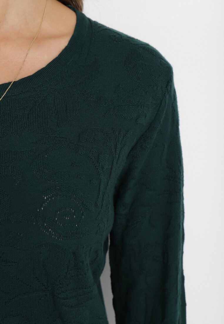 Ciemnozielony Sweter z Tłoczonym Wzorem w Ornamentalnym Stylu Mariot