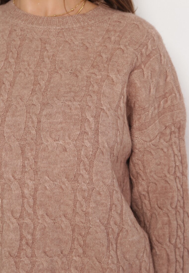 Ciemnobeżowy Sweter Ozdobiony Klasycznym Splotem Lacemisa