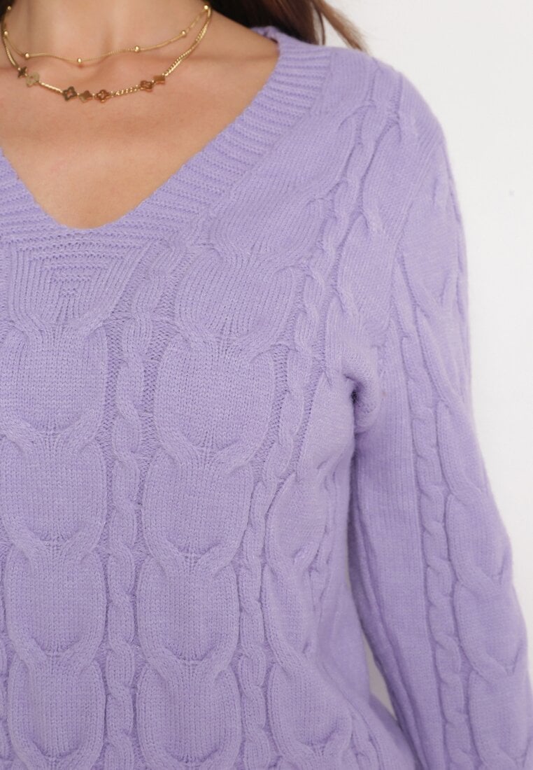 Fioletowy Sweter w Warkoczykowy Wzór z Dekoltem w Serek Marjas
