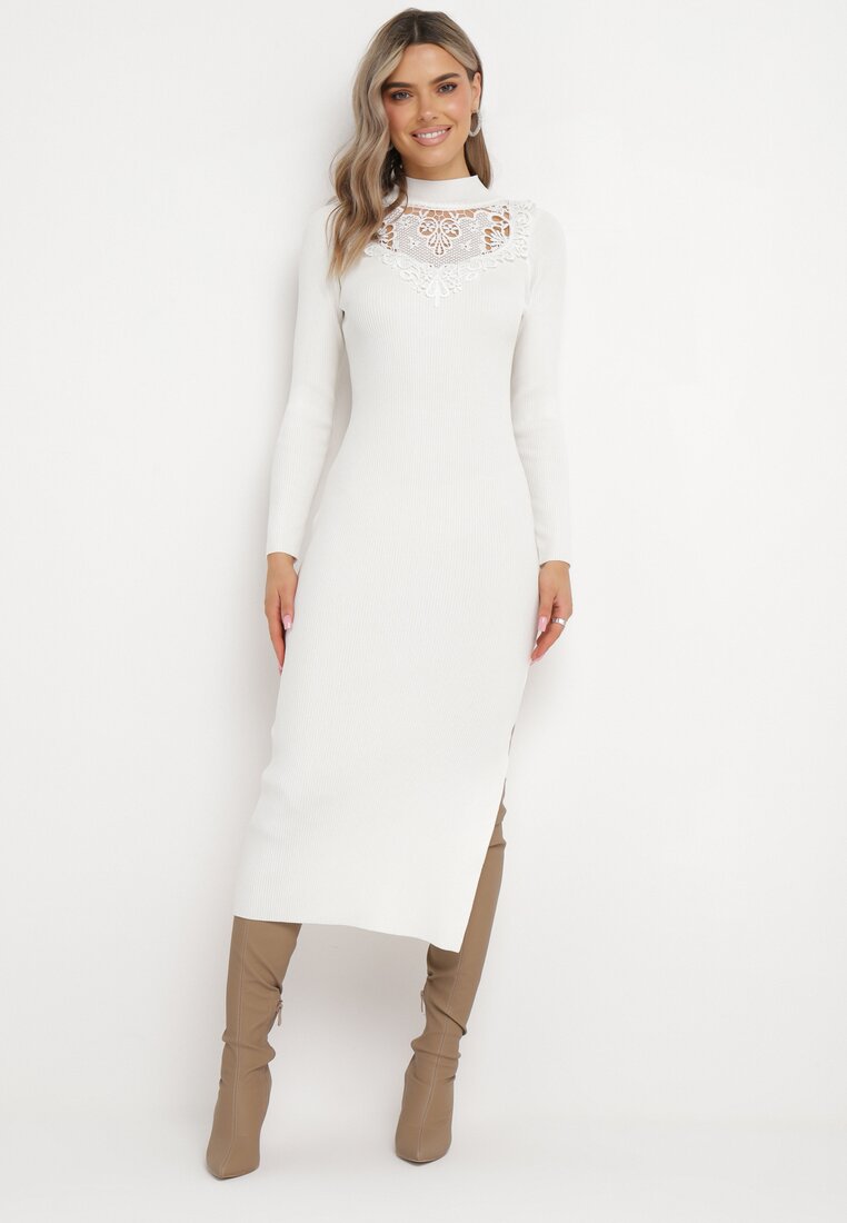 Biała Sweterkowa Sukienka Midi z Prążkowanej Dzianiny Sofisean
