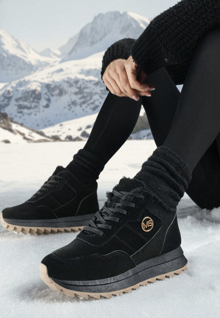 Czarne Sneakersy na Platformie z Futerkiem Egiapia