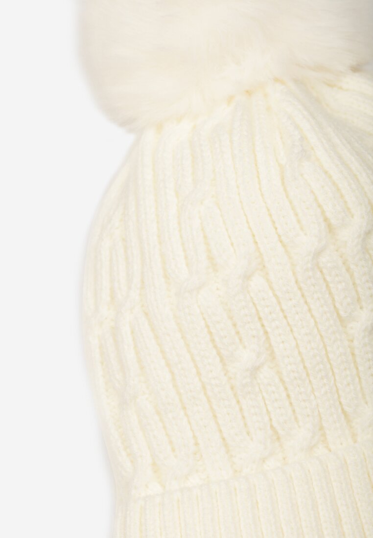 Biała Dzianinowa Czapka z Pomponem Liebgard