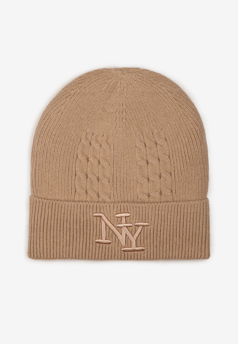 Ciemnobeżowa Czapka Beanie Ozdobiona Haftowanymi Literami Gogomi