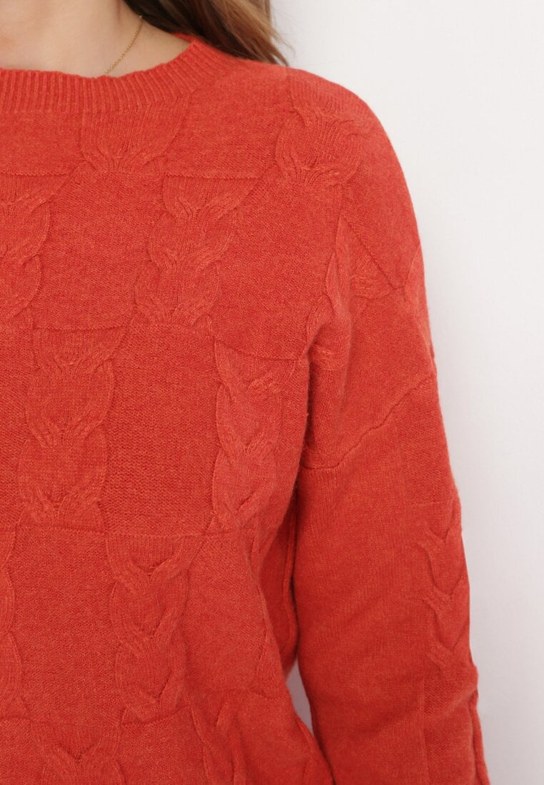 Pomarańczowy Sweter o Warkoczowym Splocie z Okrągłym Dekoltem Selinera
