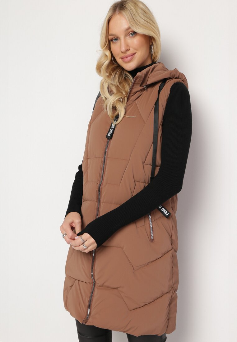 Brązowa Kamizelka o Wydłużonym Fasonie z Pikowaniem i Odpinanym Kapturem  Berovia