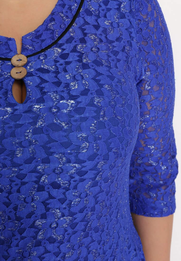 Niebieska Koronkowa Sukienka Mini z Metaliczną Nicią i Imitacją Kołnierzyka Lerumia