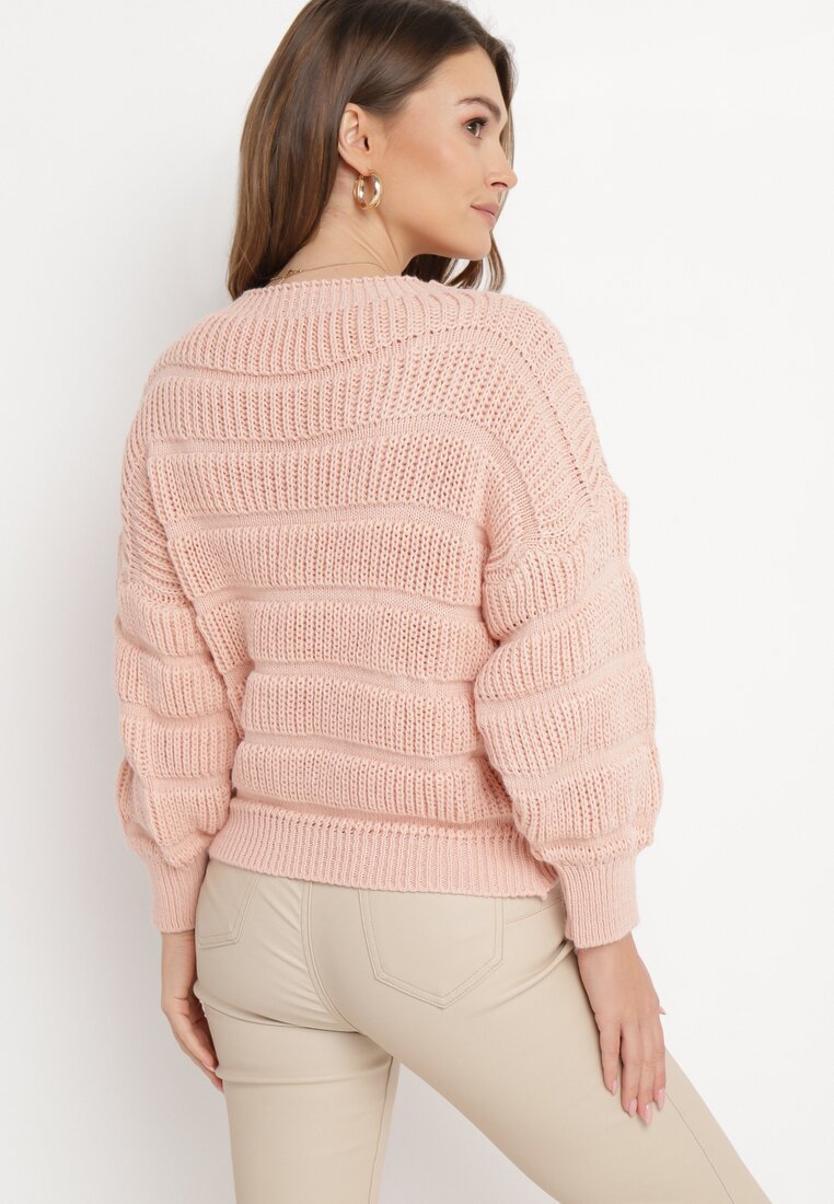 Różowy Sweter o Krótkim Fasonie z Luźnymi Rękawami Hejlla