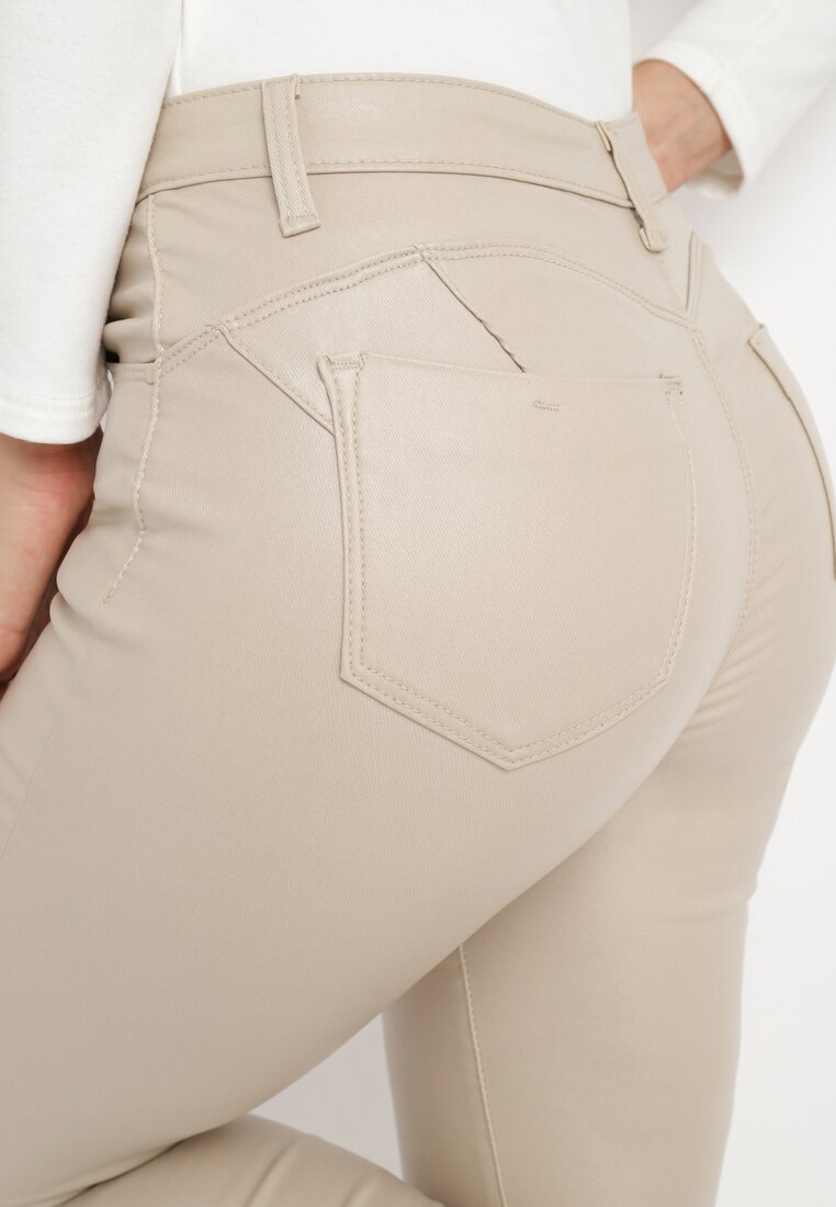 Beżowe Spodnie Skinny z Ekoskóry o Fasonie Push Up Nanseni