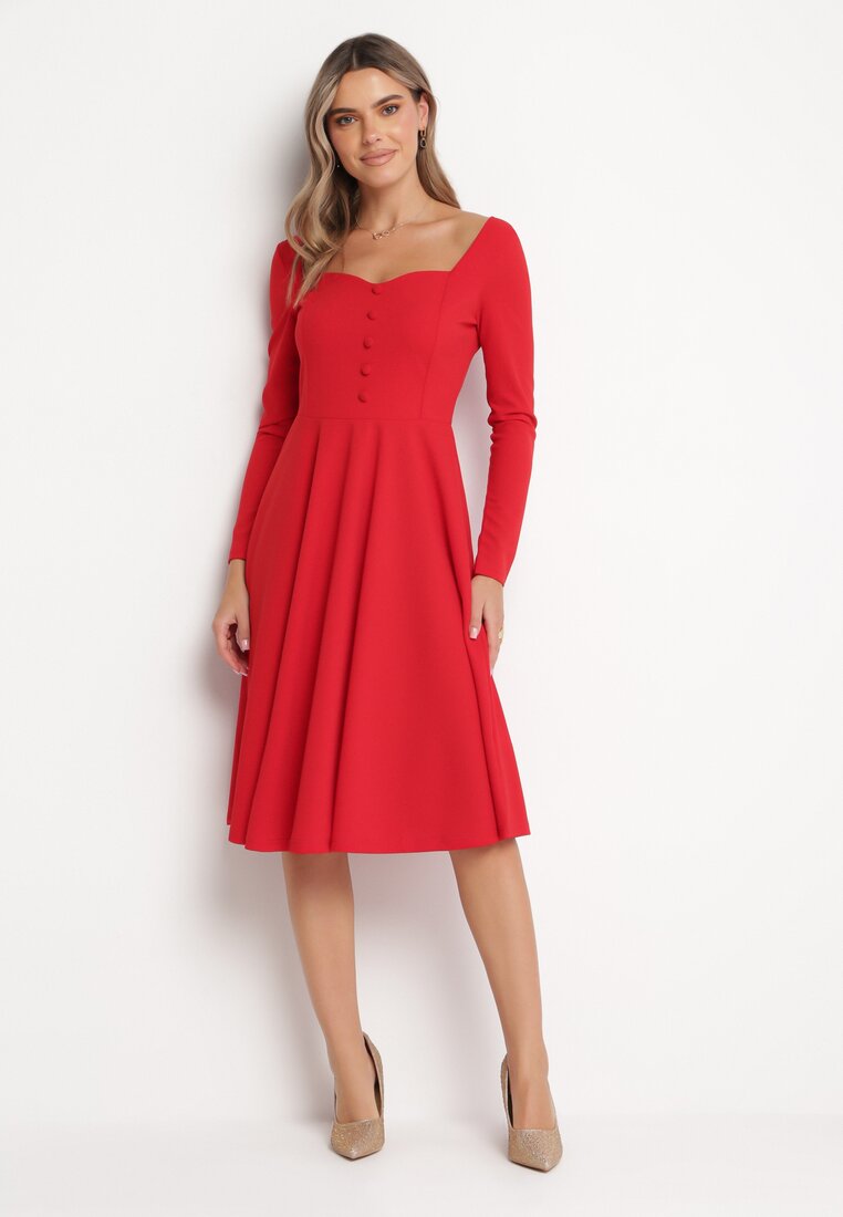 Czerwona Rozkloszowana Sukienka Midi z Ozdobnymi Guzikami Aramita