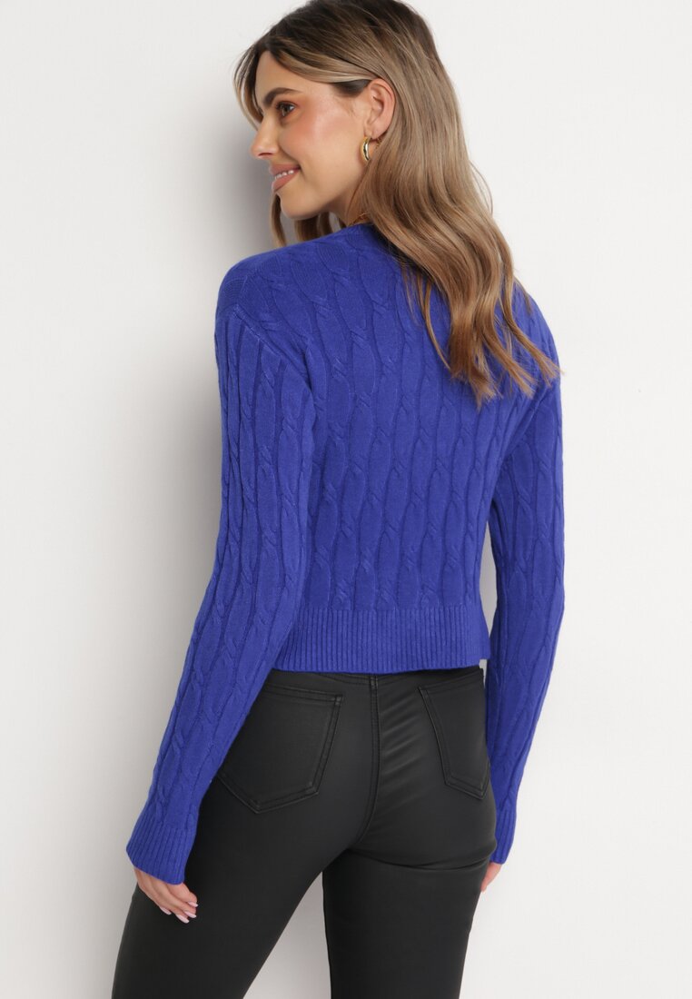 Niebieski Sweter w Warkoczykowy Splot z Trójkątnym Dekoltem Goldria