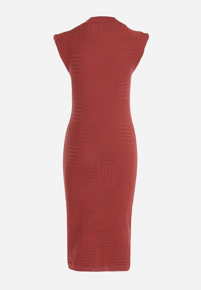 Czerwona Sukienka z Geometrycznym Tłoczeniem i Golfem Gioa